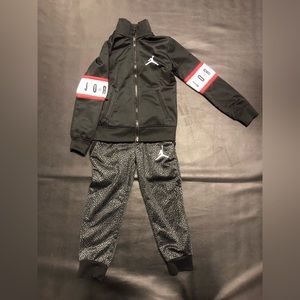 Jordan tracksuit size 4 boys